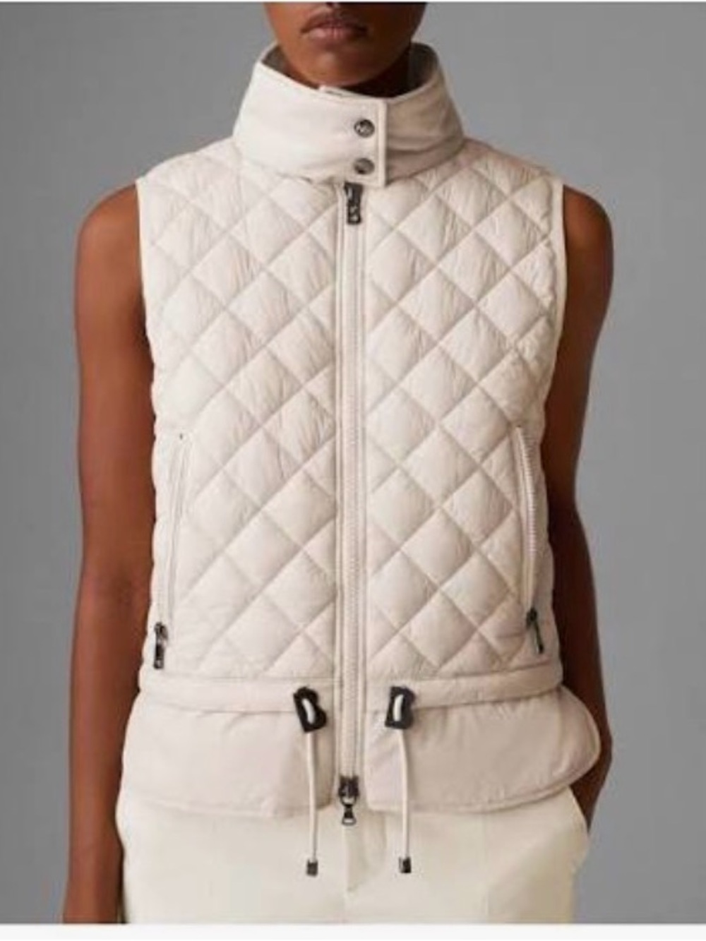 BOGNER
womenās Elina Shell Diamond Quilted Waterproof Vest NWT Size 6